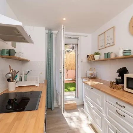 Joli Petit Cocon Et Sa Jolie Terrasse Lesclesdenicole Apartamento Hyères
